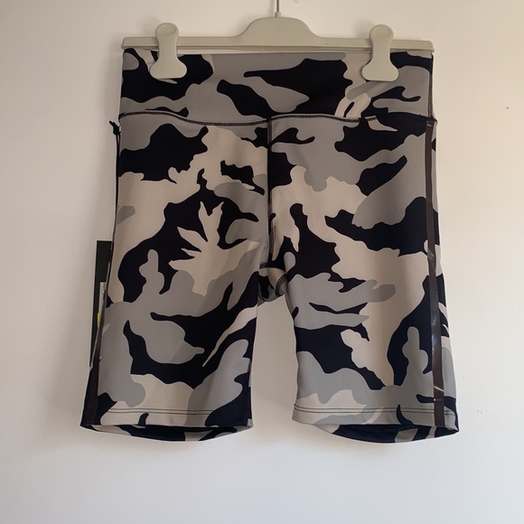 Noli Pants - Noli | Camo Black Grey Athletic Reflective Shorts